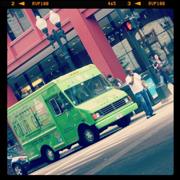 Manic Street Preacher with Cupcakes